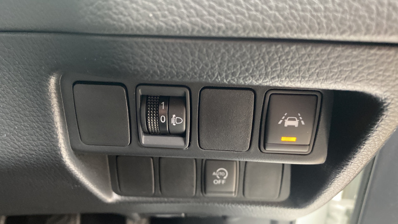 Nissan Qashqai 1.2 DiG-T N-Connecta 5dr Petrol Hatchback